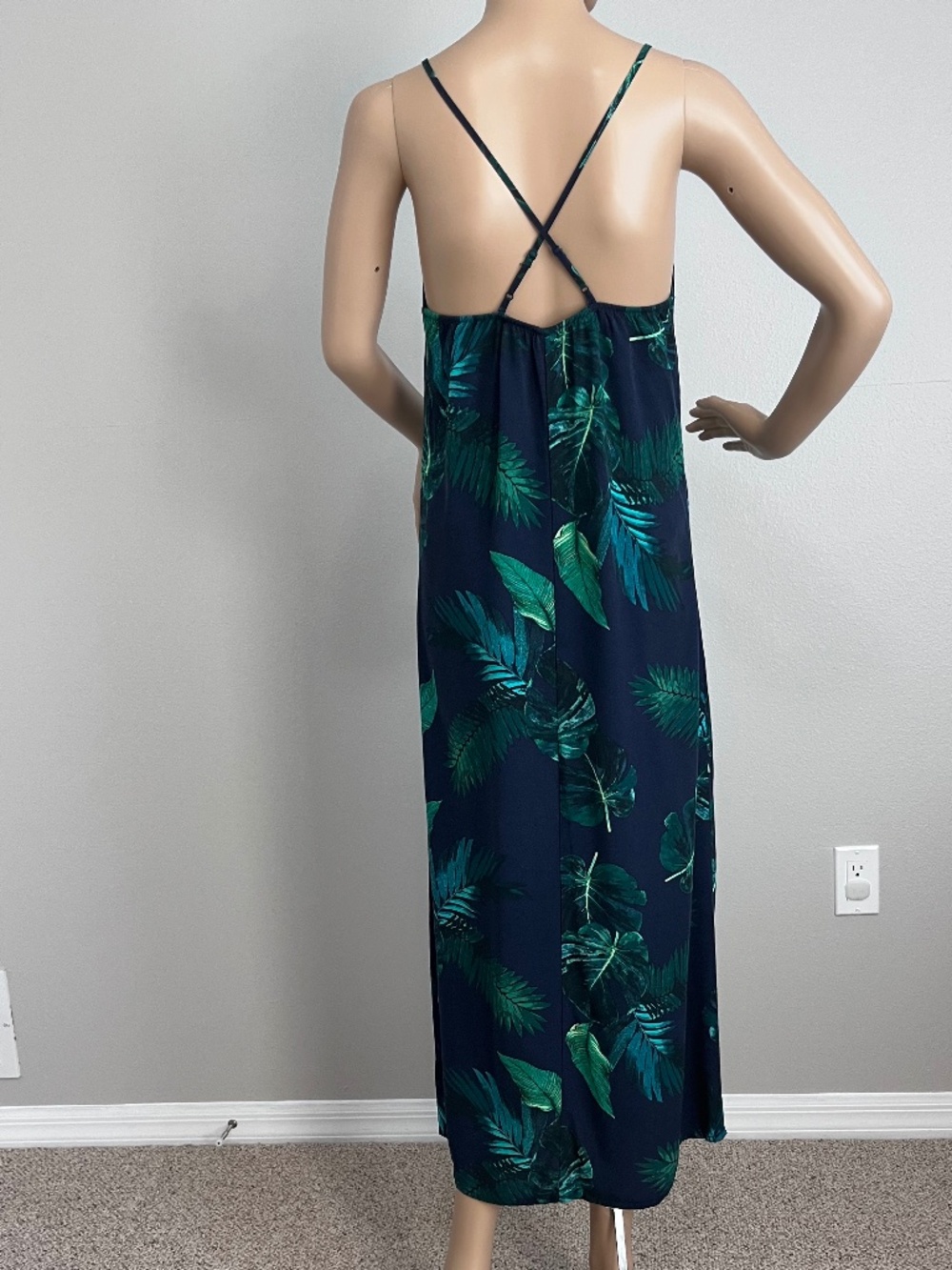 Old Navy Tropical Leaf Print Maxi Dress size S - Picture 5 of 8